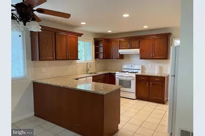 8125 Edmonton Court, Springfield, VA 22152 - Photo 2