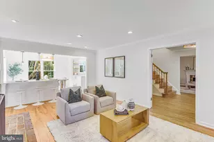 10305 Hunt Country Ln, Vienna, VA 22182 - Photo 4