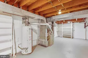 10305 Hunt Country Ln, Vienna, VA 22182 - Photo 46