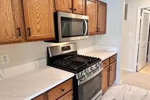 7528 Coxton Ct, Alexandria, VA 22306 - Photo 4