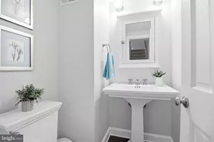 4866 Carriagepark Rd, Fairfax, VA 22032 - Photo 10