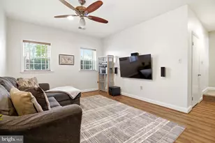 4866 Carriagepark Rd, Fairfax, VA 22032 - Photo 22