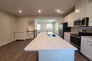 7817 Sutter Ln, Annandale, VA 22003 - Photo 14