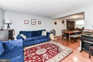 1721 Whitewood Ln, Herndon, VA 20170 - Photo 2