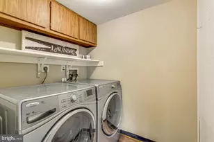 9720 Kingsbridge Dr, Fairfax, VA 22031 - Photo 12