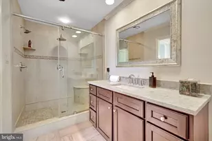 11221 Country Pl, Oakton, VA 22124 - Photo 44