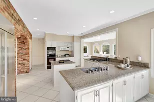 11221 Country Pl, Oakton, VA 22124 - Photo 28