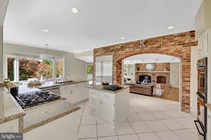 11221 Country Pl, Oakton, VA 22124 - Photo 26