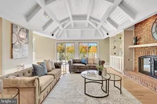 11221 Country Pl, Oakton, VA 22124 - Photo 16