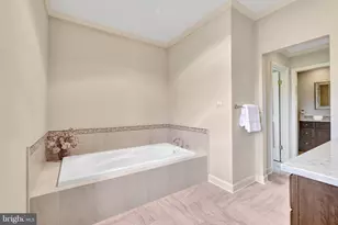 11221 Country Pl, Oakton, VA 22124 - Photo 46