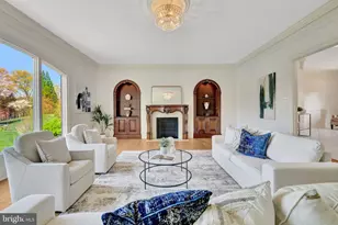 11221 Country Pl, Oakton, VA 22124 - Photo 14