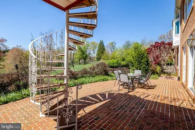 11221 Country Place, Oakton, VA 22124 - Photo 8