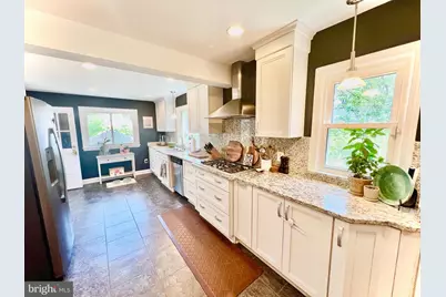 7113 Marlan Drive, Alexandria, VA 22307 - Photo 6