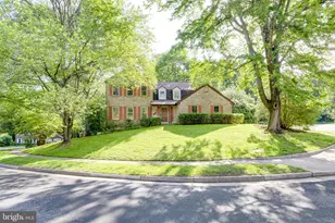 9202 Dorothy Ln, Springfield, VA 22153 - Photo 2