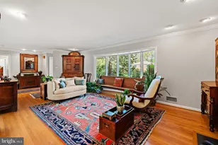 9025 Charles Augustine Dr, Alexandria, VA 22308 - Photo 10