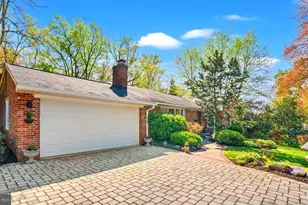 9025 Charles Augustine Dr, Alexandria, VA 22308 - Photo 4