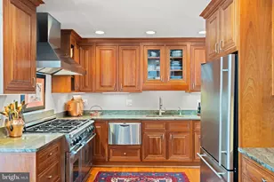 9025 Charles Augustine Dr, Alexandria, VA 22308 - Photo 20