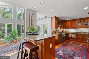 9025 Charles Augustine Dr, Alexandria, VA 22308 - Photo 16