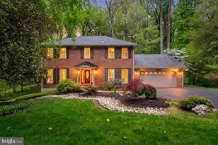 11810 Clara Way, Fairfax Station, VA 22039 - Photo 2
