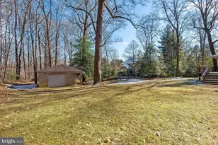 10624 Marbury Rd, Oakton, VA 22124 - Photo 24