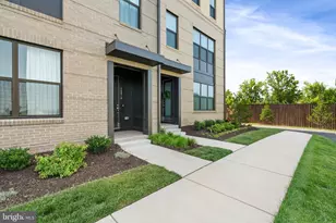 14350 Yesler Ave, Chantilly, VA 20151 - Photo 2