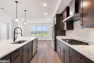 14350 Yesler Ave, Chantilly, VA 20151 - Photo 6