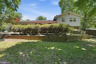 8609 Woodview Dr, Springfield, VA 22153 - Photo 24