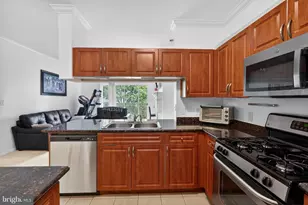 12937 Centre Park Cir, Herndon, VA 20171 - Photo 2