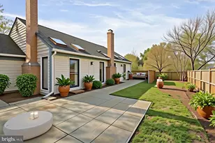 5406 Clubside Ln, Centreville, VA 20120 - Photo 8