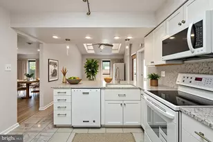 5406 Clubside Ln, Centreville, VA 20120 - Photo 12