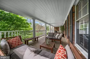 12013 Hamden Ct, Oakton, VA 22124 - Photo 4