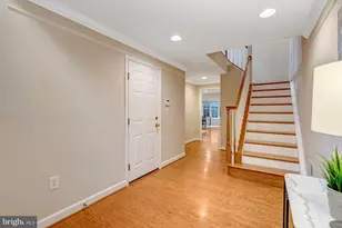 4182 Lower Park Dr, Fairfax, VA 22030 - Photo 4