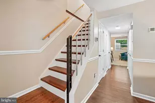 8236 Claremont Woods Dr, Alexandria, VA 22309 - Photo 16