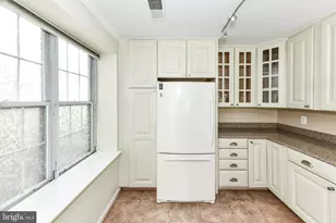 2954 Yarling Ct, Falls Church, VA 22042 - Photo 10