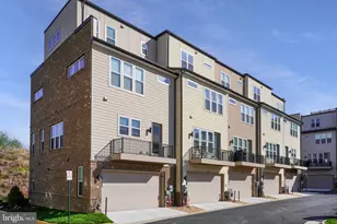 14301 Beckett Glen Cir, Chantilly, VA 20151 - Photo 2