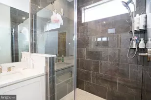 14301 Beckett Glen Cir, Chantilly, VA 20151 - Photo 18