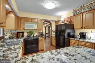 7706 Lakeloft Ct, Fairfax Station, VA 22039 - Photo 14