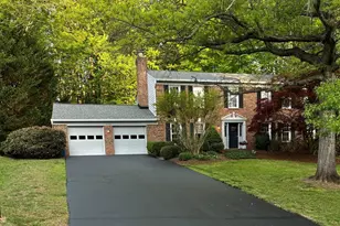 7706 Lakeloft Ct, Fairfax Station, VA 22039 - Photo 2
