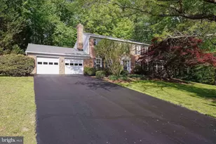 7706 Lakeloft Ct, Fairfax Station, VA 22039 - Photo 4