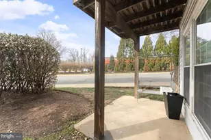 12789 Fair Crest Ct, Fairfax, VA 22033 - Photo 14