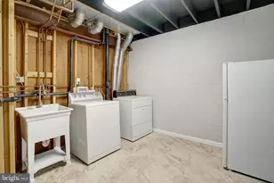 6402 Seven Oaks Ct, Falls Church, VA 22042 - Photo 36