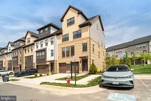 4975 Longmire Wy, Chantilly, VA 20151 - Photo 4