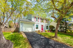 14622 Lock Dr, Centreville, VA 20120 - Photo 2