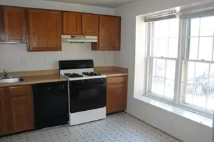 8029 Edinburgh Dr, Springfield, VA 22153 - Photo 2