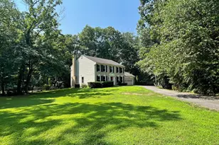 11415 Jordan Ln, Great Falls, VA 22066 - Photo 2