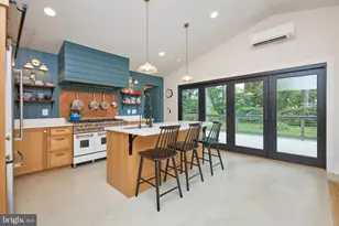 915 Desale St SW, Vienna, VA 22180 - Photo 12