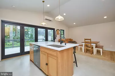 915 Desale Street SW, Vienna, VA 22180 - Photo 20