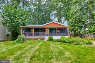 915 Desale St SW, Vienna, VA 22180 - Photo 2