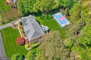 1090 Mill Field Ct, Great Falls, VA 22066 - Photo 4