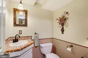 5300 Kings Park Dr, Springfield, VA 22151 - Photo 46